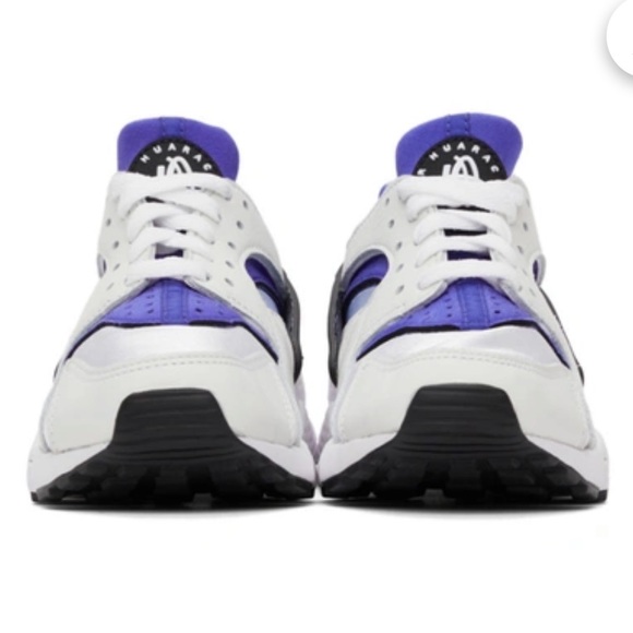 NWT Nike Air Huarache Women’s Sneakers - Picture 6 of 9